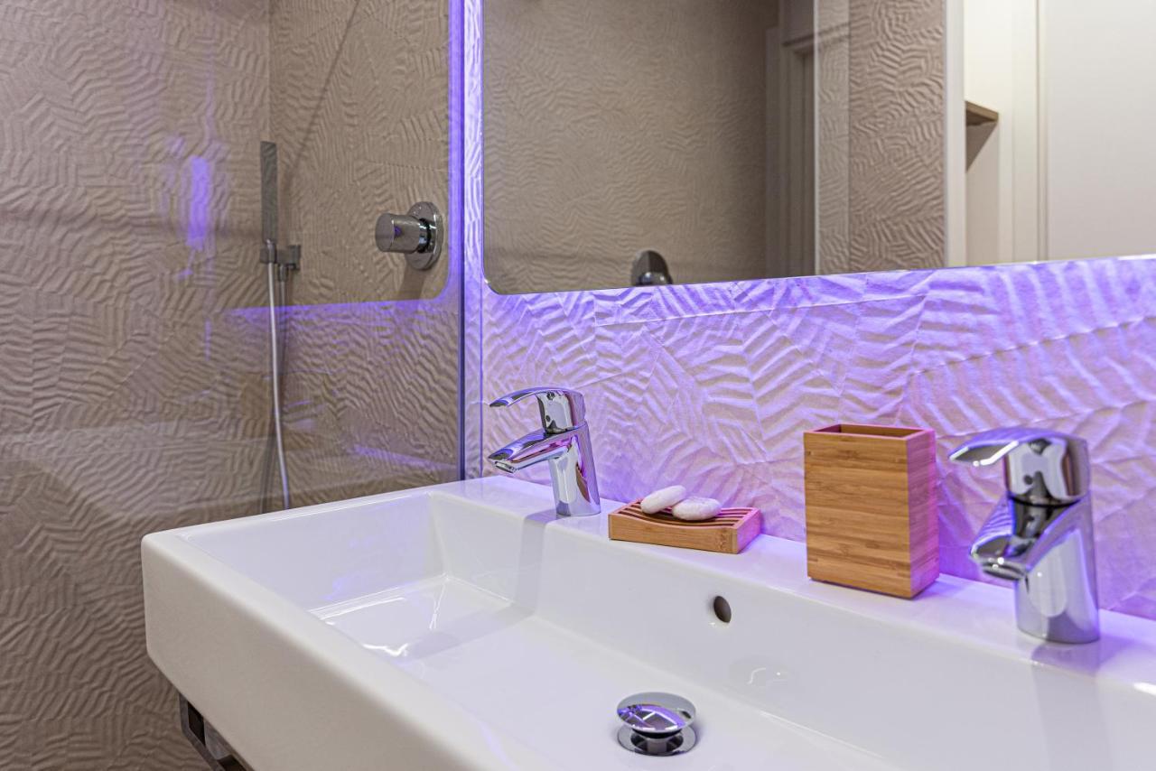 Suite Du Parc & Hotel 朱利亚诺瓦 外观 照片