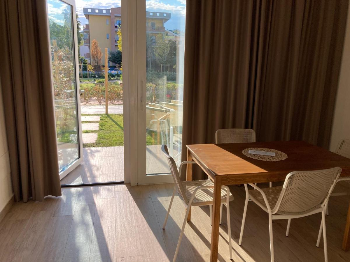 Suite Du Parc & Hotel 朱利亚诺瓦 外观 照片