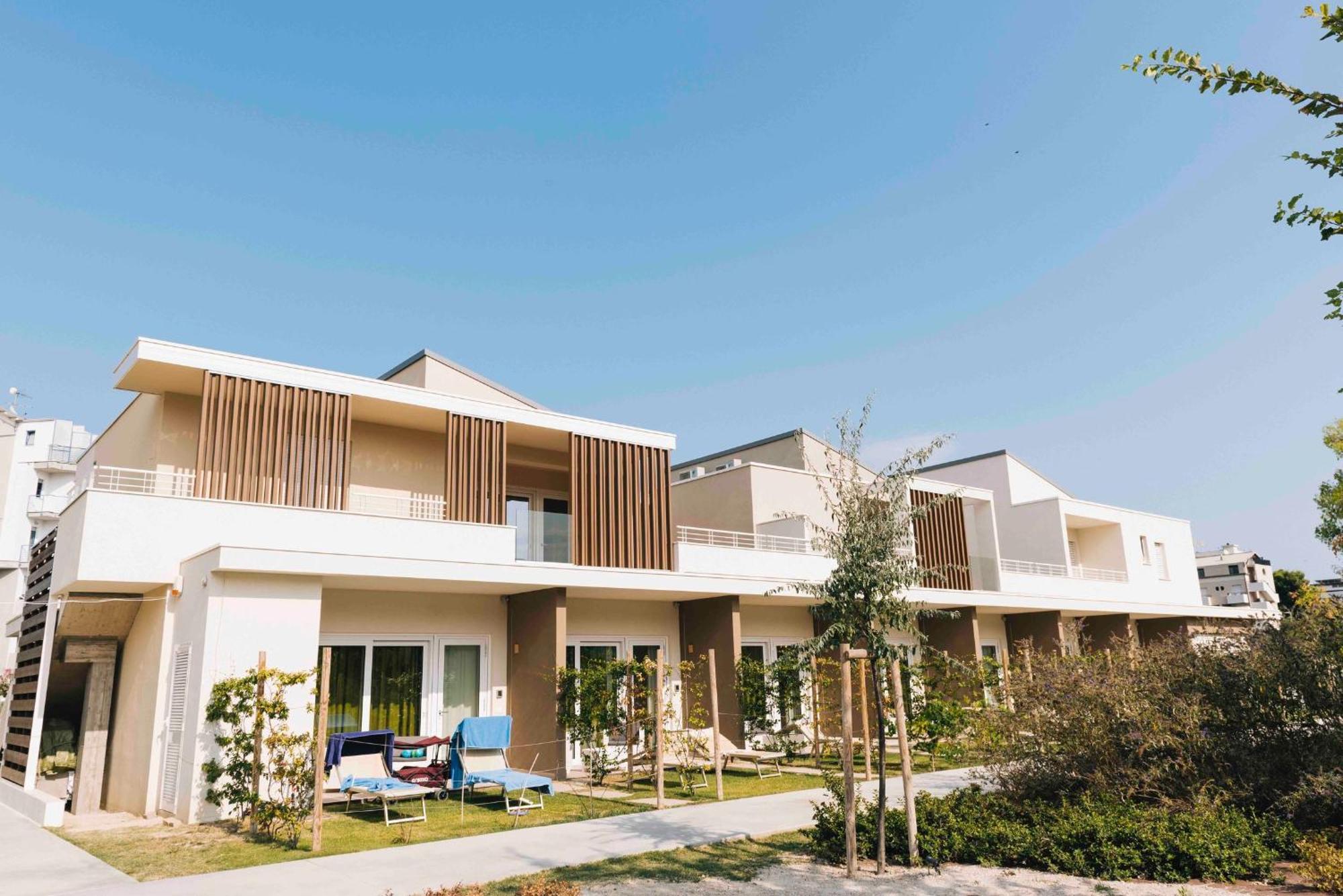 Suite Du Parc & Hotel 朱利亚诺瓦 外观 照片
